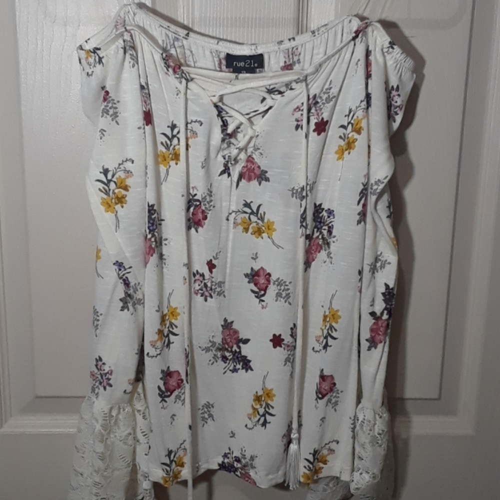 FLORAL FLOWY OVER THE SHOULDERS SHIRT